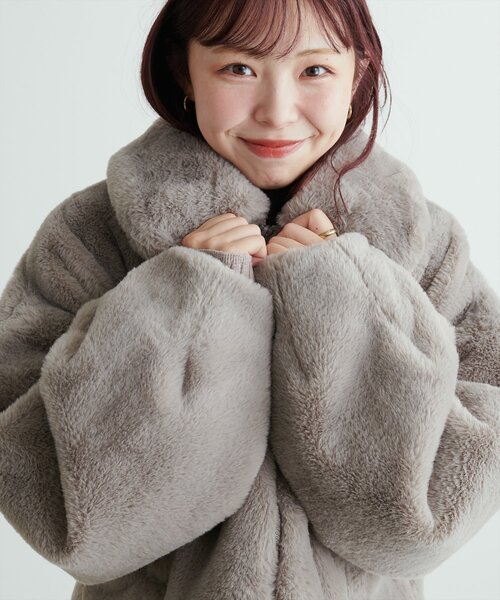 natural couture(ナチュラルクチュール)の「Web限定 /【プチナチュ】ステンカラーフェイクファージャケット(その他アウター・レディース・モカ/グレイッシュベージュ/アイボリー・FREE)」の8枚目の写真