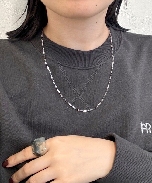 fredy emue（フレディエミュ）の「ステンレスHチェーンネックレス（ネックレス・レディース・ゴールド/シルバー・FREE）」の4枚目の写真