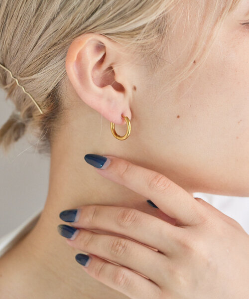 ear PAPILLONNER(イアパピヨネ)の「《WEB限定/金属アレルギー対応/ステンレス》星/バイカラースターピアス(ピアス(両耳用)・レディース・シルバー/ゴールド・FREE)」の16枚目の写真