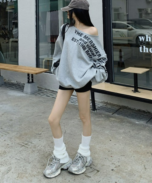 Ritomo De Ricco(リトモ・デ・リコ)の「オフショルダースウェットグラフィックPO(Tシャツ/カットソー・レディース・グレー・FREE)」の5枚目の写真