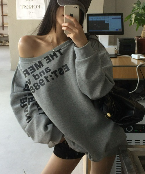 Ritomo De Ricco(リトモ・デ・リコ)の「オフショルダースウェットグラフィックPO(Tシャツ/カットソー・レディース・グレー・FREE)」の13枚目の写真