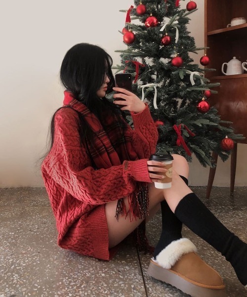 BEIDELLI（ベイデリー）の「[BELLIDE MADE] 初恋ケーブルニットワンピース（ワンピース・レディース・ブラック/レッド/オートミール/チャコール・FREE）」の4枚目の写真