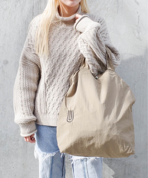 UNIVERSAL OVERALL（ユニバーサルオーバーオール）の「UNIVERSAL OVERALL / Wrinkle nylon 2WAY shoulder / UVO-200（ショルダーバッグ・レディース・ブラック/ホワイト系その他/グレー/オレンジ/チャコールグレー/オリーブ/ブルー・ONESIZE）」の5枚目の写真