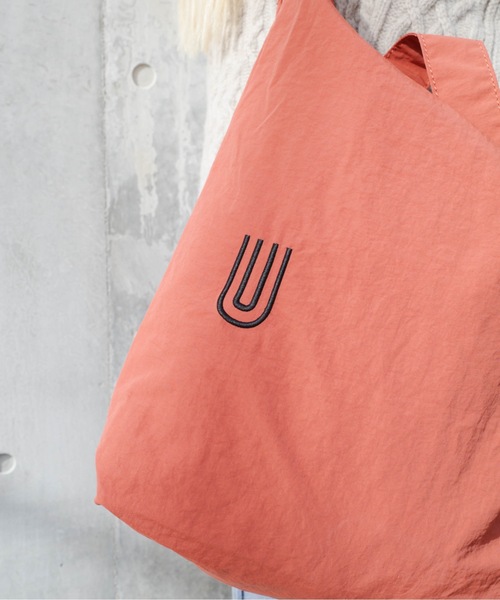 UNIVERSAL OVERALL（ユニバーサルオーバーオール）の「UNIVERSAL OVERALL / Wrinkle nylon 2WAY shoulder / UVO-200（ショルダーバッグ・レディース・ブラック/ホワイト系その他/グレー/オレンジ/チャコールグレー/オリーブ/ブルー・ONESIZE）」の19枚目の写真