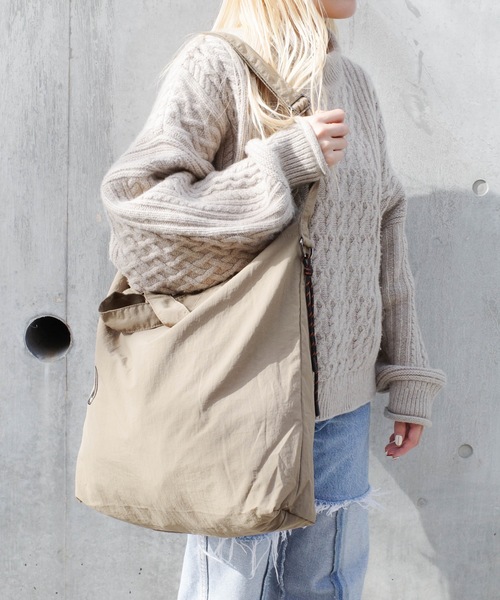 UNIVERSAL OVERALL（ユニバーサルオーバーオール）の「UNIVERSAL OVERALL / Wrinkle nylon 2WAY shoulder / UVO-200（ショルダーバッグ・レディース・ブラック/ホワイト系その他/グレー/オレンジ/チャコールグレー/オリーブ/ブルー・ONESIZE）」の22枚目の写真