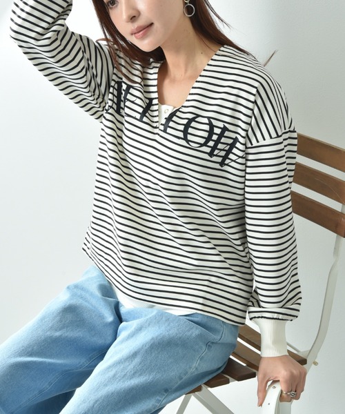 INTERPLANET(インタープラネット)の「ポンチローマ深Vロゴプリントプルオーバー(Tシャツ/カットソー・レディース・オフホワイト/アイボリー/グレー・FREE)」の4枚目の写真