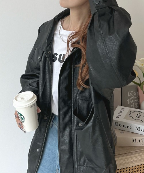 ABYS(アビス)の「ヴィンテージ風の質感。フェイクレザージャケット(ブルゾン・レディース・ブラック/ブラウン・FREE)」の4枚目の写真