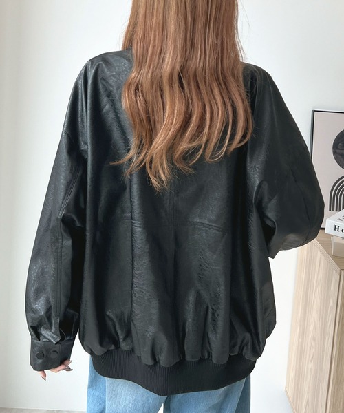 ABYS(アビス)の「ヴィンテージ風の質感。フェイクレザージャケット(ブルゾン・レディース・ブラック/ブラウン・FREE)」の9枚目の写真