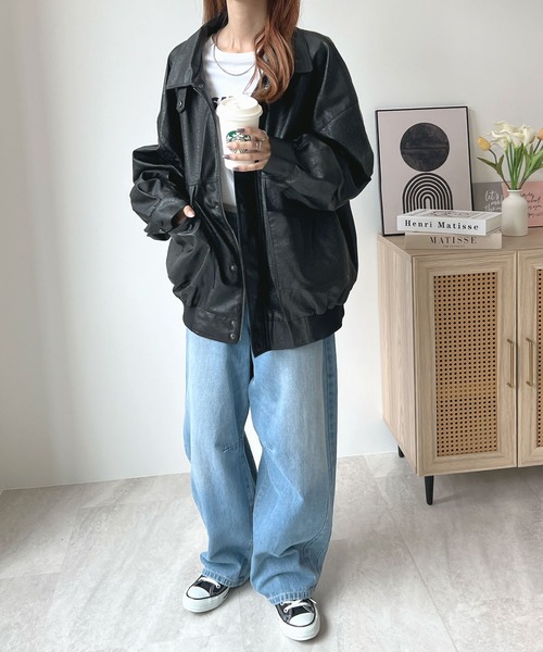 ABYS(アビス)の「ヴィンテージ風の質感。フェイクレザージャケット(ブルゾン・レディース・ブラック/ブラウン・FREE)」の5枚目の写真