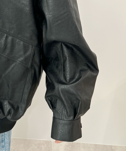 ABYS(アビス)の「ヴィンテージ風の質感。フェイクレザージャケット(ブルゾン・レディース・ブラック/ブラウン・FREE)」の22枚目の写真