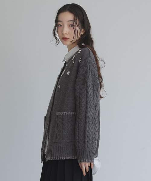 somari imagination（ソマリ イマジネーション）の「『ビジューケーブルカーディガン』（カーディガン/ボレロ・レディース・チャコールグレー/ライトブルー・FREE）」の9枚目の写真
