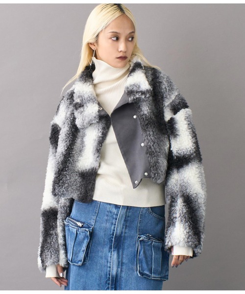 Settimissimo（セッティミッシモ）の「ニュアンス柄ショートボアコート（ブルゾン・レディース・ブラウン/ダークグレー・FREE）」の4枚目の写真