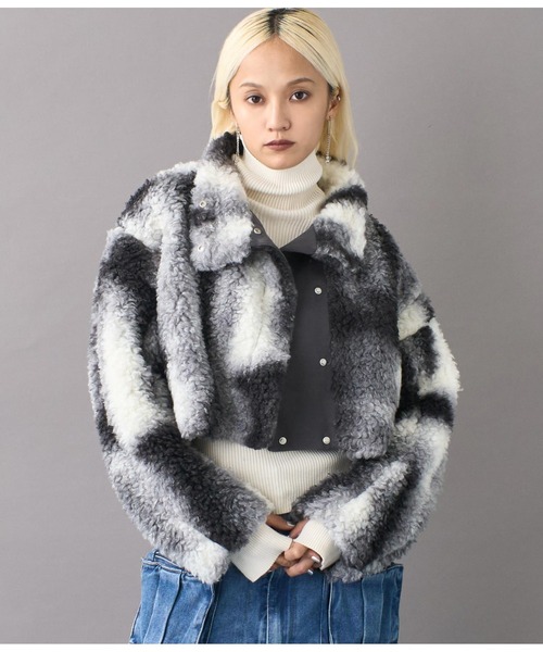 Settimissimo（セッティミッシモ）の「ニュアンス柄ショートボアコート（ブルゾン・レディース・ブラウン/ダークグレー・FREE）」の5枚目の写真