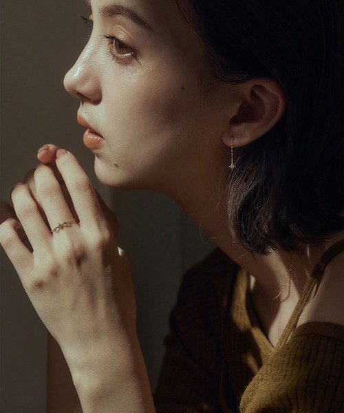 Jolie Toujours(ジョリトゥジュール)の「〈K18GP〉クローバーチェーンリング(リング・レディース・ゴールド・FREE)」の5枚目の写真