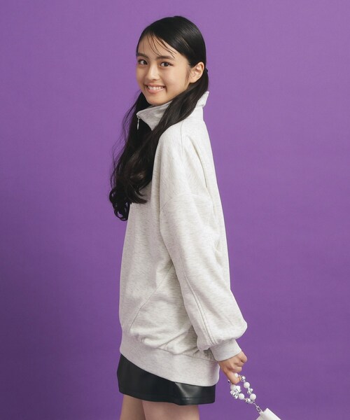 PINK-latte（ピンクラテ）の「◆シャギー衿ジッププルオーバー（Tシャツ/カットソー・キッズ・キャメル/ライトグレー/ブラック・16/15 /14/13）」の15枚目の写真