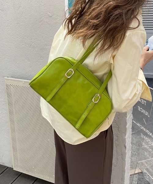 Teem Store(チームストア)の「ベルトワイドボストンバッグ(ボストンバッグ・レディース・シルバー/グリーン/ブラック/ホワイト/ピンク・F)」の4枚目の写真