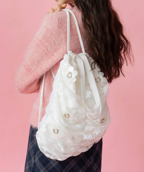 Casselini（キャセリーニ）の「Casselini(キャセリーニ)フラワーパーツナップサック（バックパック/リュック・レディース・サックスブルー/ブラック/ホワイト・FREE）」の2枚目の写真