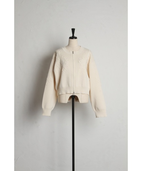 &. NOSTALGIA（アンドドットノスタルジア）の「【ZOZO限定】コード刺繍Wジップニットカーデ（カーディガン/ボレロ・レディース・ブラック/アイボリー/チャコールグレー/ベージュ/ピンク・M）」の8枚目の写真