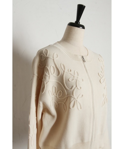 &. NOSTALGIA（アンドドットノスタルジア）の「【ZOZO限定】コード刺繍Wジップニットカーデ（カーディガン/ボレロ・レディース・ブラック/アイボリー/チャコールグレー/ベージュ/ピンク・M）」の13枚目の写真