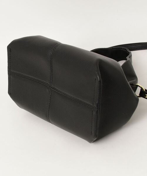HIKA（ヒカ）の「【HIKA】フェイクレザーハンドショルダーBAG（ショルダーバッグ・レディース・ブラック・FREE）」の3枚目の写真