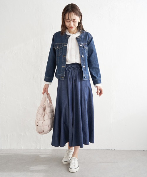 ikka（イッカ）の「【雑誌InRed4月号掲載】ストレッチノーカラーGジャン【親子コーデ】（デニムジャケット・レディース・ネイビー/ブラック/ブルー・M/L/S）」の11枚目の写真