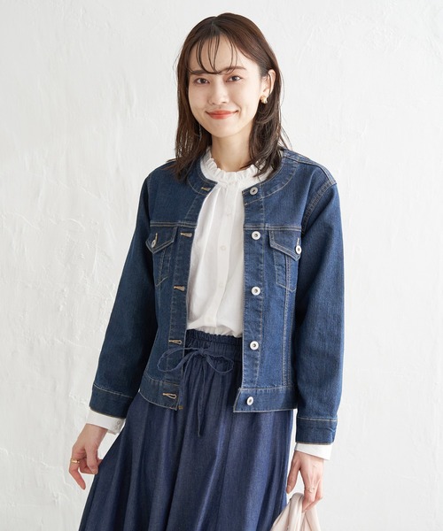 ikka（イッカ）の「【雑誌InRed4月号掲載】ストレッチノーカラーGジャン【親子コーデ】（デニムジャケット・レディース・ネイビー/ブラック/ブルー・M/L/S）」の22枚目の写真