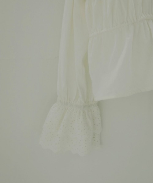 anuke（アンヌーク）の「anuke Vneck Lace Blouse Vネックレース