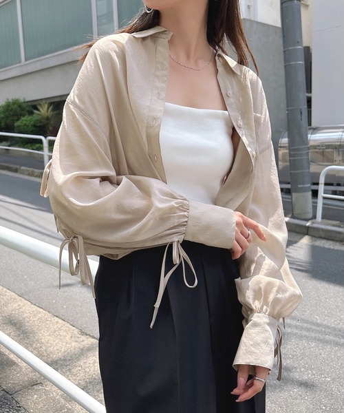 Freesia by andme(フリージアバイアンドミー)の「シアー袖スリットリボンショート丈シャツブラウス(シャツ/ブラウス・レディース・イエロー/ベージュ/ブラック/アイボリー/ライトピンク・M)」の1枚目の写真