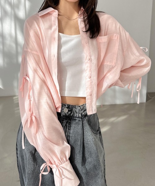 Freesia by andme(フリージアバイアンドミー)の「シアー袖スリットリボンショート丈シャツブラウス(シャツ/ブラウス・レディース・イエロー/ベージュ/ブラック/アイボリー/ライトピンク・M)」の5枚目の写真