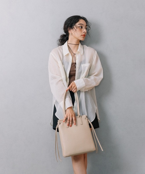 Beau're(ヴュレ)の「BEAURE ヴュレ カウレザー 2レイヤー トート(トートバッグ・レディース・ライトブルー/ブラック/ブラウン/アイボリー・FREE)」の14枚目の写真