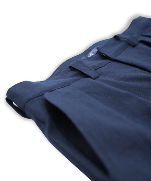 ohta(オータ)の「【ohta 】navy pleats pants(スラックス・メンズ・ネイビー・1)」の4枚目の写真