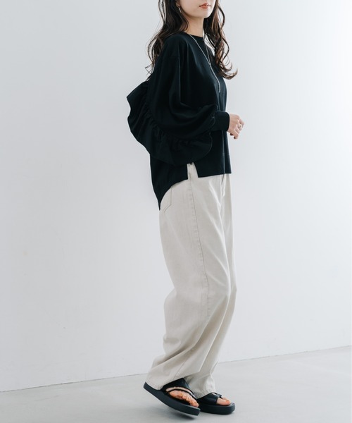 refinedworks（リファインドワークス）の「【refinedworks】甘すぎない フリル デザイン が 魅力的な カットソー ！（Tシャツ/カットソー・レディース・ブラック/オフホワイト・FREE）」の7枚目の写真