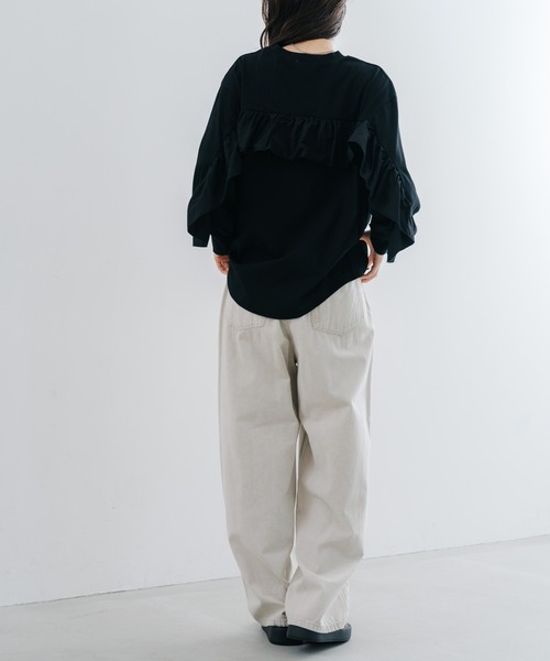 refinedworks（リファインドワークス）の「【refinedworks】甘すぎない フリル デザイン が 魅力的な カットソー ！（Tシャツ/カットソー・レディース・ブラック/オフホワイト・FREE）」の8枚目の写真