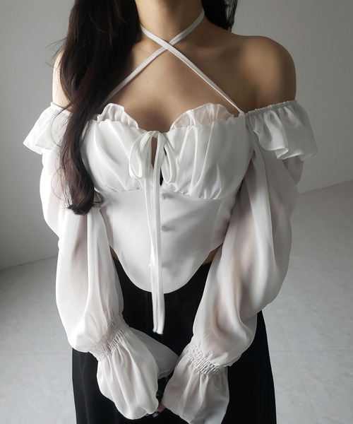 me+em select（ミームセレクト）の「【 ２color ／ ２WAY 】フロントリボンクロスネックオフショルシフォンブラウス ／ front ribbon cross neck off-shoulder chiffon blouse（シャツ/ブラウス・レディース・ホワイト/ブラック・FREE）」の4枚目の写真
