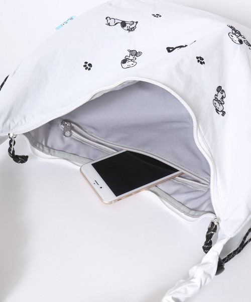 PEANUTS（ピーナッツ）の「FILA×PEANUTS（フィラ ピーナッツ）コラボ SNOOPYスヌーピーくしゅくしゅハンドルショルダーバッグ（ショルダーバッグ・レディース・ホワイト/ブラック/シルバー・FREE）」の14枚目の写真