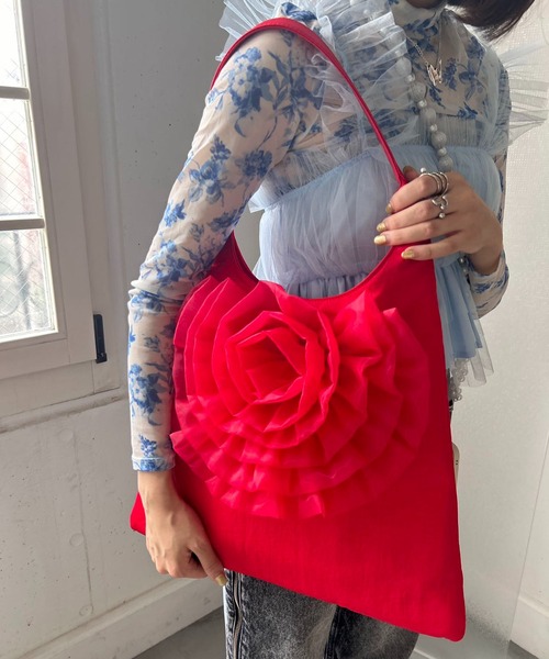 Casselini(キャセリーニ)の「Casselini(キャセリーニ)ビッグフラワーバッグ(ショルダーバッグ・レディース・レッド/アイボリー/ブラック・FREE)」の4枚目の写真
