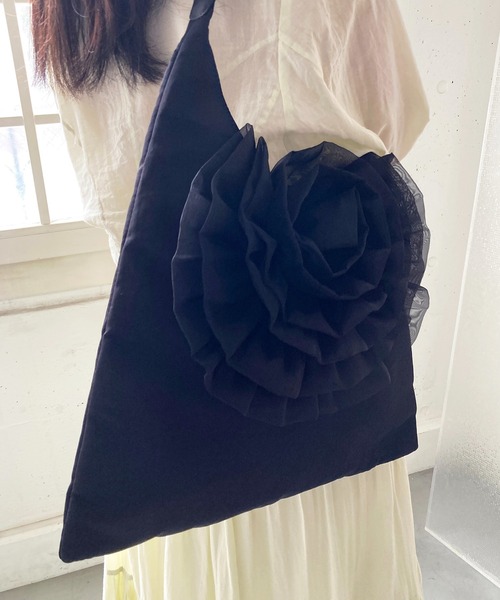 Casselini(キャセリーニ)の「Casselini(キャセリーニ)ビッグフラワーバッグ(ショルダーバッグ・レディース・レッド/アイボリー/ブラック・FREE)」の8枚目の写真