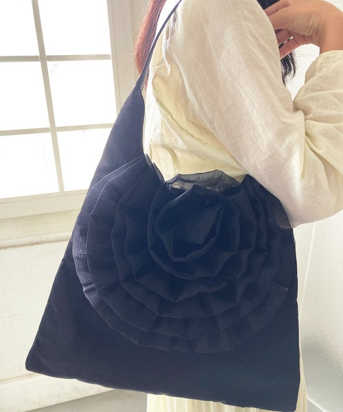 Casselini(キャセリーニ)の「Casselini(キャセリーニ)ビッグフラワーバッグ(ショルダーバッグ・レディース・レッド/アイボリー/ブラック・FREE)」の9枚目の写真