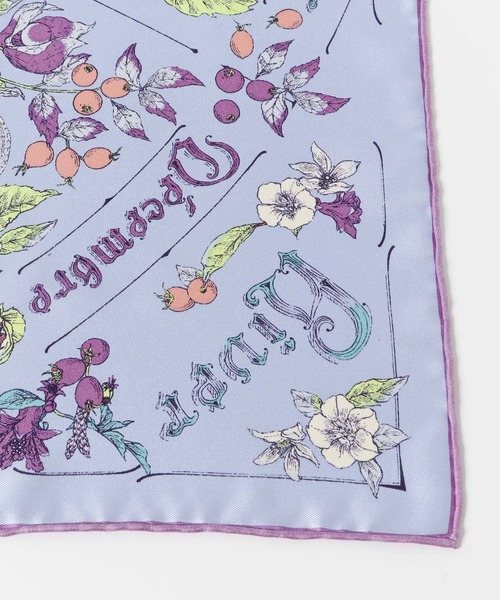 URBAN RESEARCH ROSSO WOMEN（アーバンリサーチ　ロッソ）の「manipuri　65シーズナルフルーツ（バンダナ/スカーフ・レディース・アイボリー/ブルー系その他・-）」の3枚目の写真