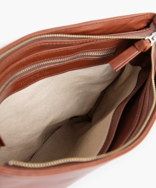 COSMIC WONDER(コズミックワンダー)の「Naturally-tanned leather conductor bag(ショルダーバッグ・レディース・ブラック/ブラウン/ナチュラル・FREE)」の8枚目の写真