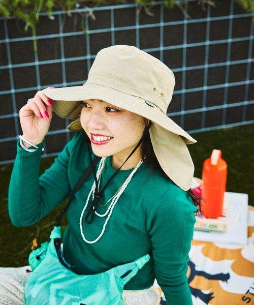 KiU(キウ)の「KiU×FREAK'S STORE/キウ×フリークスストア 別注 UV&RAIN PROTECT HAT プロテクト ハット(ハット・メンズ・ベージュ/ブラック・ONE SIZE)」の7枚目の写真