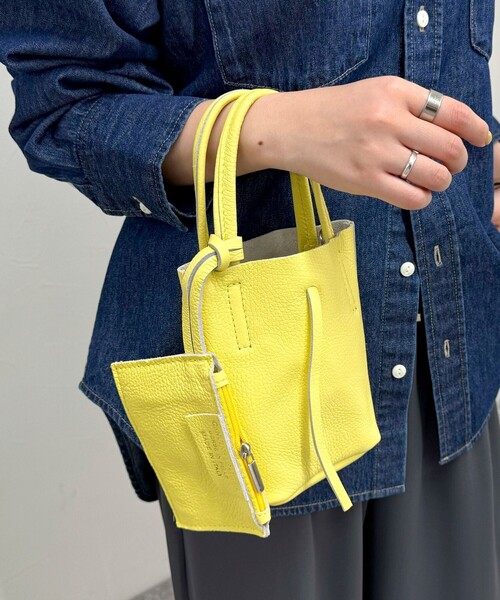 fredy emue（フレディエミュ）の「【MARLON FIRENZE/マーロン フィレンツェ】ストラップ＆ポーチ付きミニトートバッグ（ショルダーバッグ・レディース・アイボリー/ブラック/イエロー・FREE）」の3枚目の写真