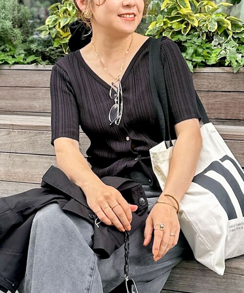 Rie Miller(リエミラー)の「《手洗い可能》ランダムテレコ2WAYカーディガン(カーディガン/ボレロ・レディース・ベージュ/ネイビー/ブラウン・38)」の3枚目の写真