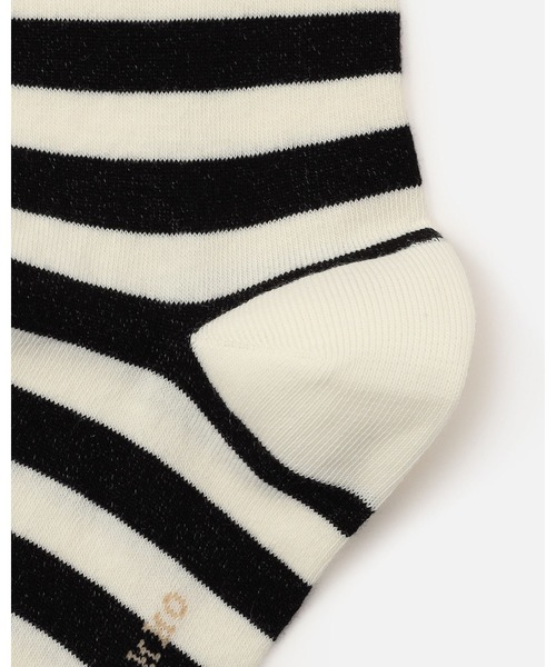 marimekko(マリメッコ)の「【kioski】Kasvaa Tasaraita Unikko / socks(ソックス/靴下・レディース・ブラック×ホワイト・34/37/40/43)」の4枚目の写真