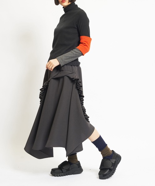 gomme（ゴム）の「ドレープツイル　フリルスカート（スカート・レディース・チャコールグレー/ブラック・MEDIUM）」の6枚目の写真