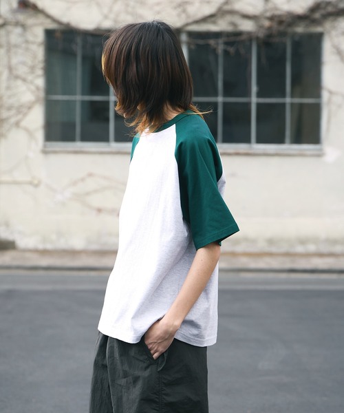United Athle(ユナイテッドアスレ)の「5.6オンス ラグランスリーブTシャツ / 2トーン 2026年 夏 夏服(Tシャツ/カットソー・メンズ・ブラック/スミクロ/キャメル/グリーン/ブルー/パープル/オリーブ・XL/L/M)」の15枚目の写真