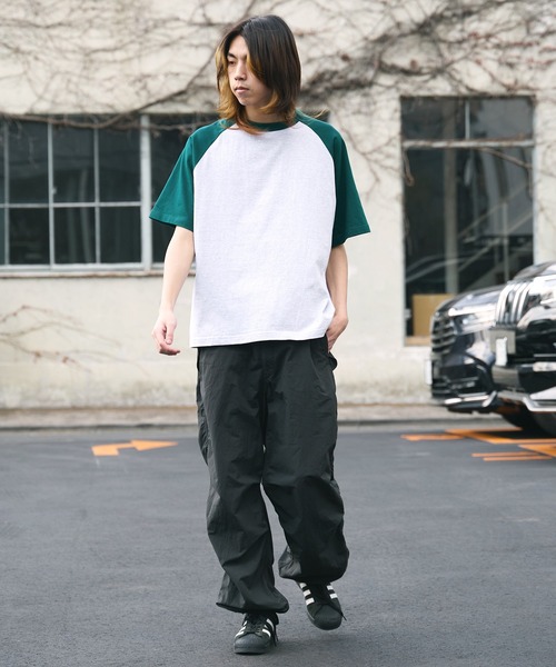 United Athle(ユナイテッドアスレ)の「5.6オンス ラグランスリーブTシャツ / 2トーン 2026年 夏 夏服(Tシャツ/カットソー・メンズ・ブラック/スミクロ/キャメル/グリーン/ブルー/パープル/オリーブ・XL/L/M)」の17枚目の写真
