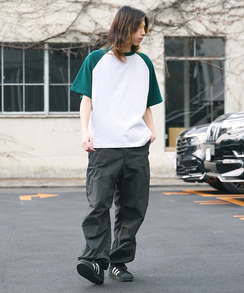 United Athle(ユナイテッドアスレ)の「5.6オンス ラグランスリーブTシャツ / 2トーン 2026年 夏 夏服(Tシャツ/カットソー・メンズ・ブラック/スミクロ/キャメル/グリーン/ブルー/パープル/オリーブ・XL/L/M)」の18枚目の写真