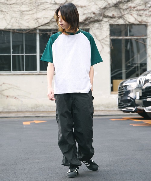 United Athle(ユナイテッドアスレ)の「5.6オンス ラグランスリーブTシャツ / 2トーン 2026年 夏 夏服(Tシャツ/カットソー・メンズ・ブラック/スミクロ/キャメル/グリーン/ブルー/パープル/オリーブ・XL/L/M)」の19枚目の写真