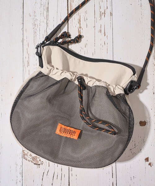UNIVERSAL OVERALL(ユニバーサルオーバーオール)の「【UNIVERSAL OVERALL】FRONT MESH SHOULDER BAG / フロントメッシュショルダーバッグ(ショルダーバッグ・レディース・モカ/オレンジ/ライトグレー/ブラック/グレイッシュベージュ/ブルー・FREE)」の4枚目の写真